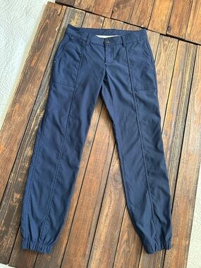 STIO Women’s Navy  Coburn Joggers  Size: 4